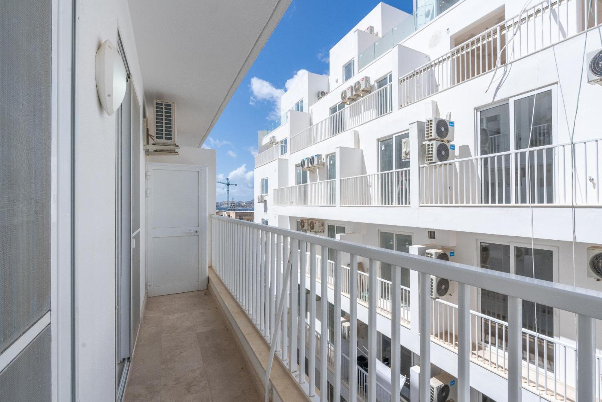 Modern & Luxurious Apartment - Prime Location San Pawl il-Baħar Kültér fotó